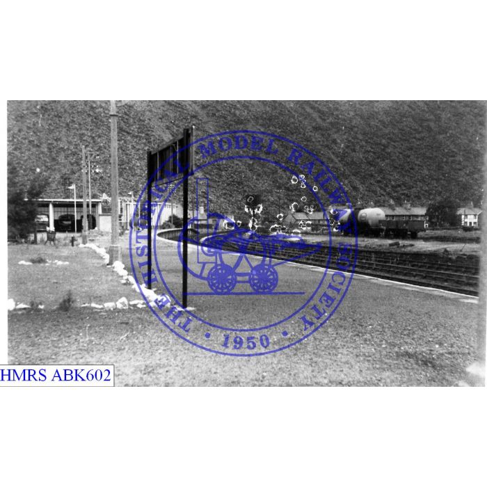 [ABK602] Blaenau Ffestiniog, looking NW along platform, rear sign