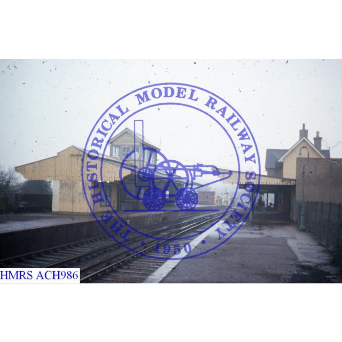 [ACH986] Sandown, General view Nth from Sth end of Down platform