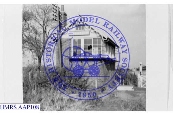 [AAP108] Harmston xGNR signal box, on platform, from south, 1967