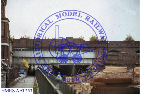 [AAT253] Leamore street bridge Hammersmith & City line