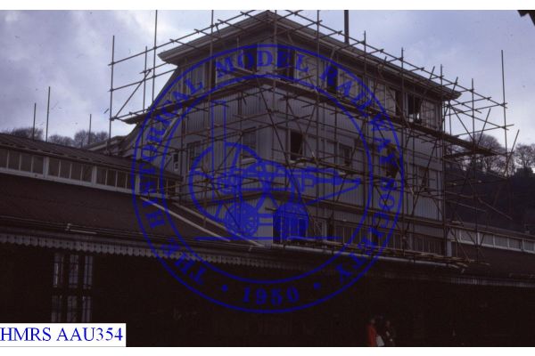 [AAU354] Bath Spa station. Former signal box on down platform.