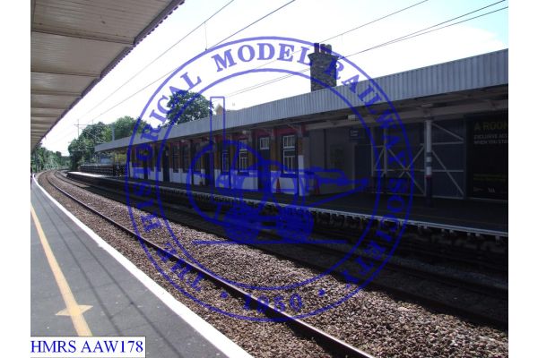 [AAW178] Enfield Chase Station.  Platform 2 southern half of.  Taken from platform 1 looking south, south wes