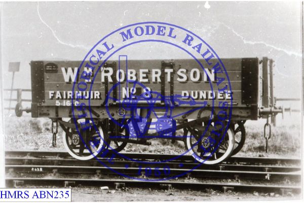 [ABN235] Robertson Wm (Dundee) 10T 4 plank No. 8 [OP] 1900 F3R Open spoke wheels, wooden solebars, side doors