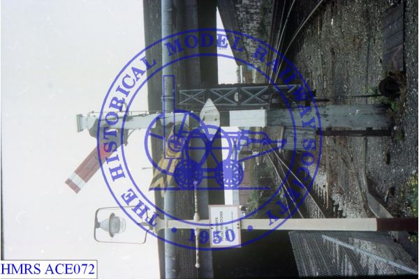 [ACE072] Workington Main, UQ HaDsignal on Up platform, lamp standard, bridge background Short signal on taper