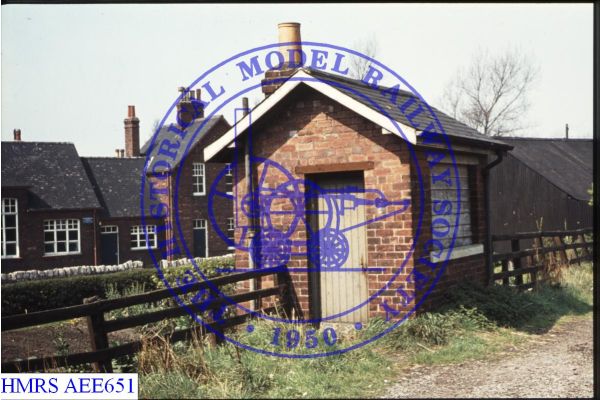 [AEE651] Micklefield weighbridge office F3R disused, no weighbridge