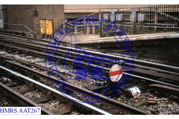 [AAT267] Ladbroke Grove ground signal at north end.