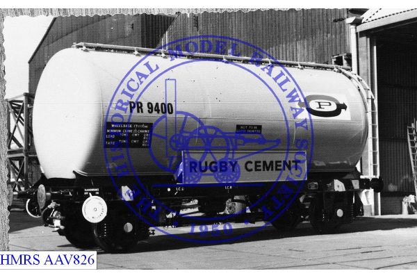 [AAV826] Rugby Cement/Procor tank wagon No PR 9400 (almost broadside view). Blue grey tank, orange background