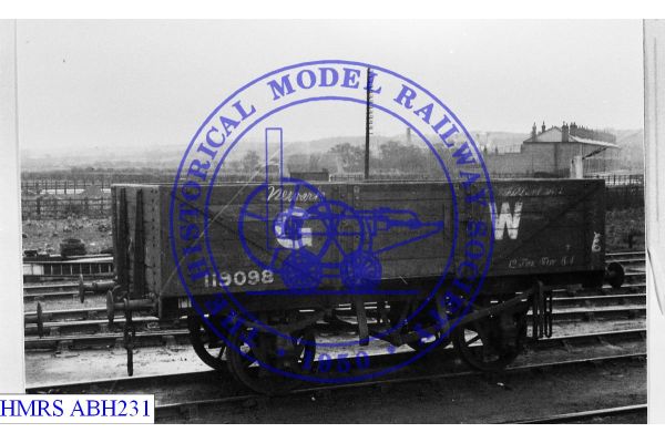 [ABH231] 12T 5 plank open GW 119098 Newark in yard ca1938 F3R