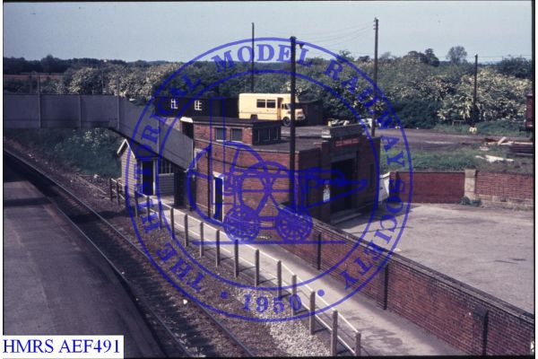 [AEF491] Thirsk station entrance building part footbridge above